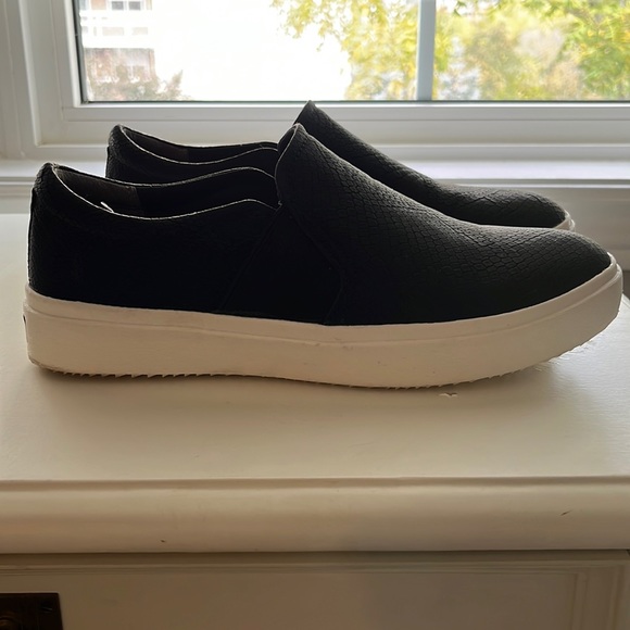 Dr. Scholl’s Women’s Wander Up Slip on Sneakers - Picture 2 of 8